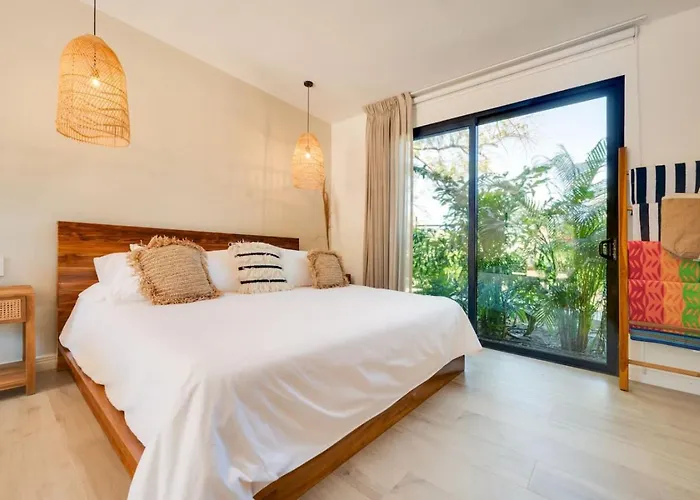 The #7 - Boutique In Flamingo - Ground Level Apartamento